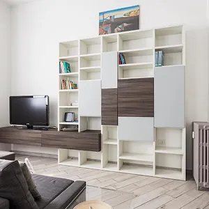 wide-and-bright-apartment-next-to-metro-station-pacini.italymilanhotels.net/