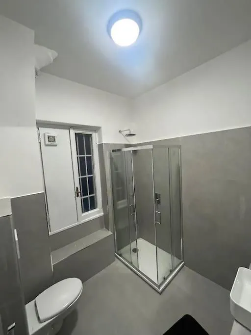 Apartment V12 Roma