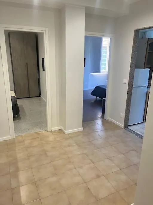 Apartment V12 Roma 0*,  Italia